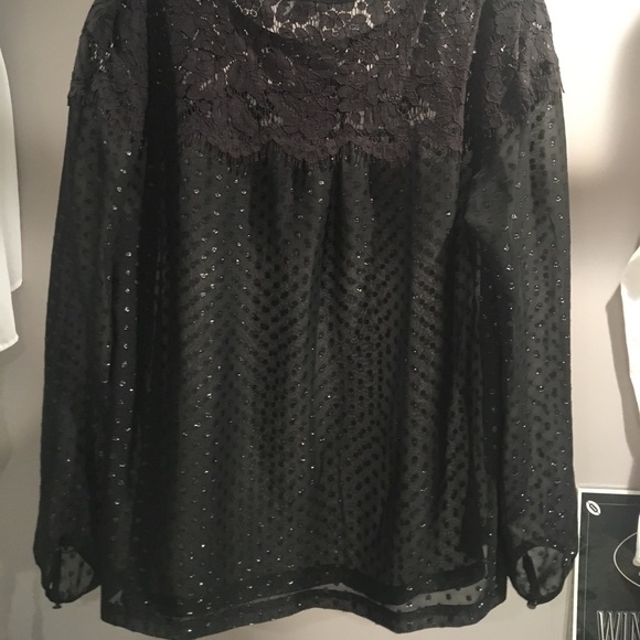 ELLE Lace-Front Blouse - Picture 3 of 4